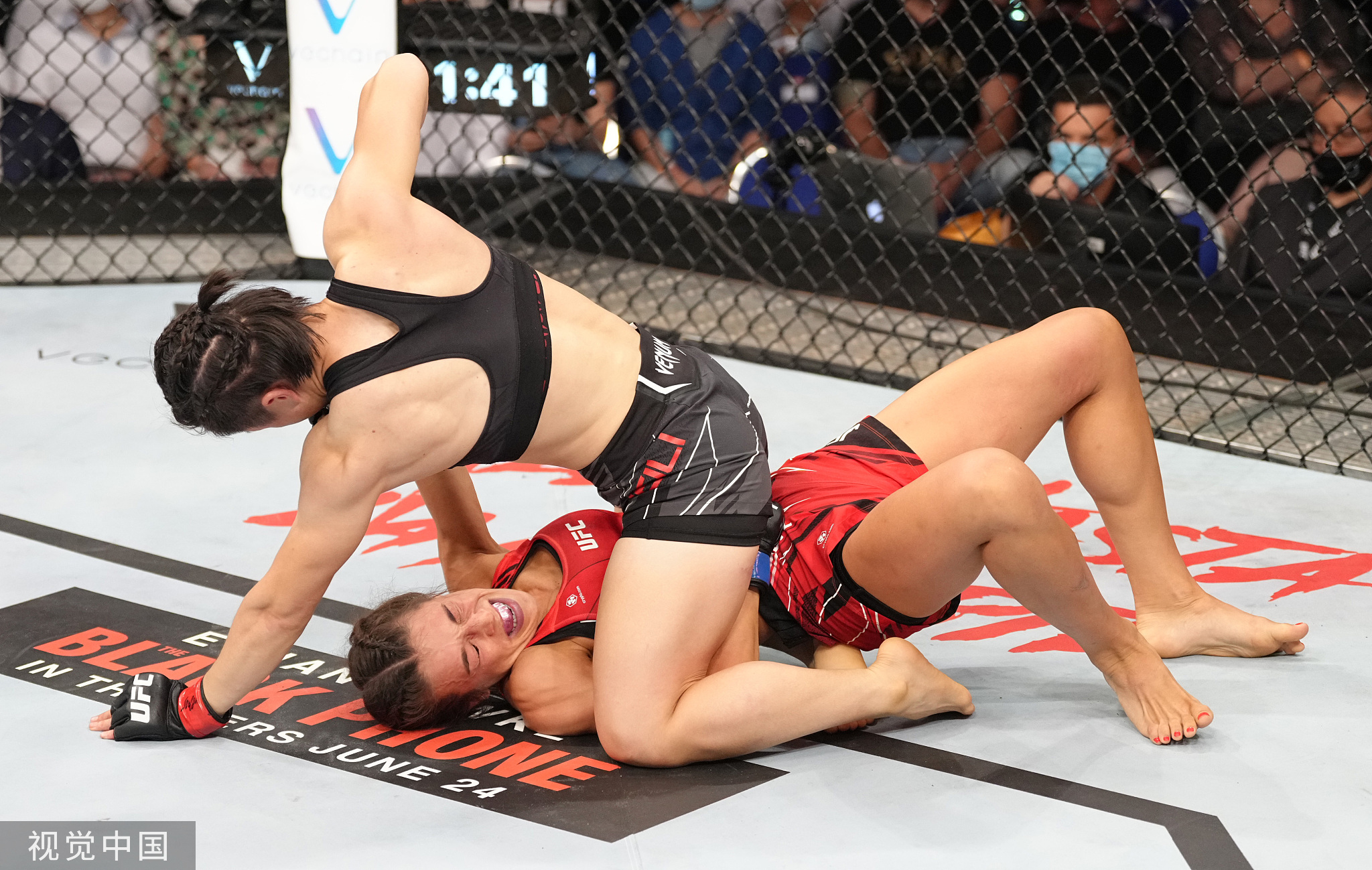 核心对决:张伟与周楠火力交锋,谁才是真正的球队领袖? 核心对决:张伟与周楠火力交锋,谁才是真正的球队领袖?