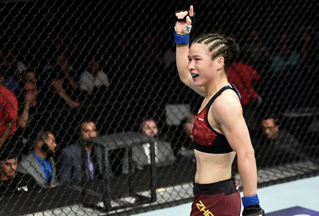 核心对决:张伟与周楠火力交锋,谁才是真正的球队领袖? 核心对决:张伟与周楠火力交锋,谁才是真正的球队领袖?