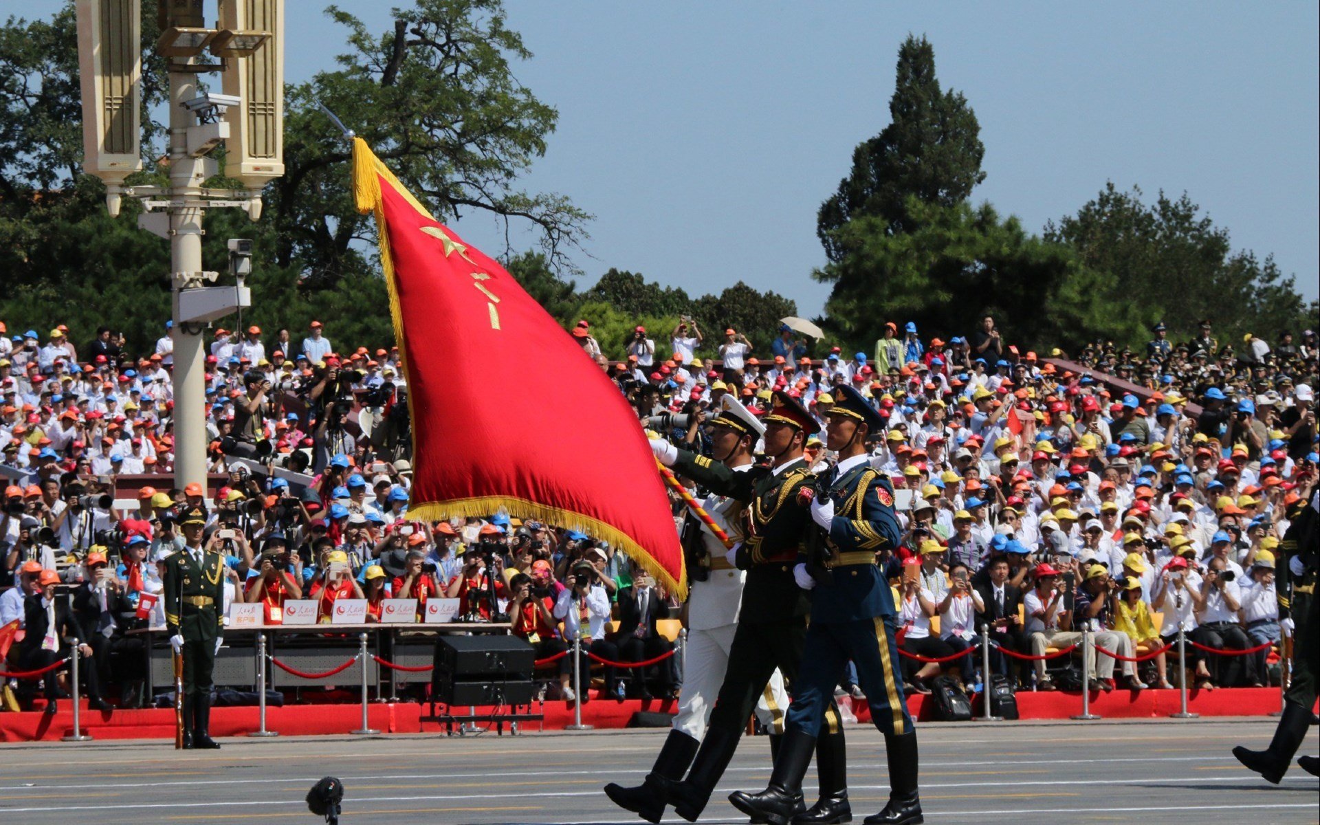 德甲传奇对决:瞬间突破令人惊叹,德甲传奇后卫